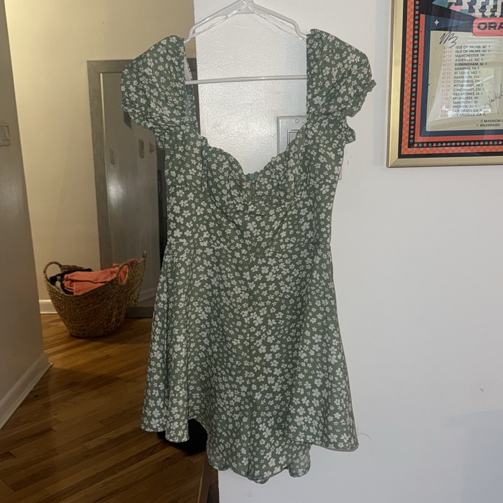 Princess Polly floral romper size 4